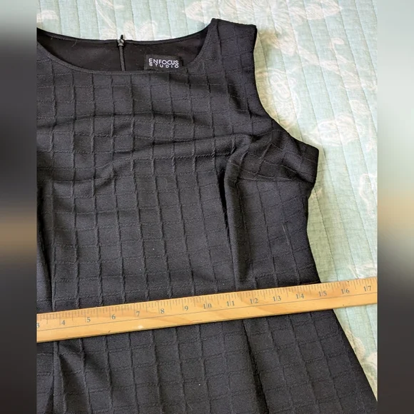 Enfocus Studio Elegant Black Textured Sleeveless Dress. Size 8. - Picture 6 of 9